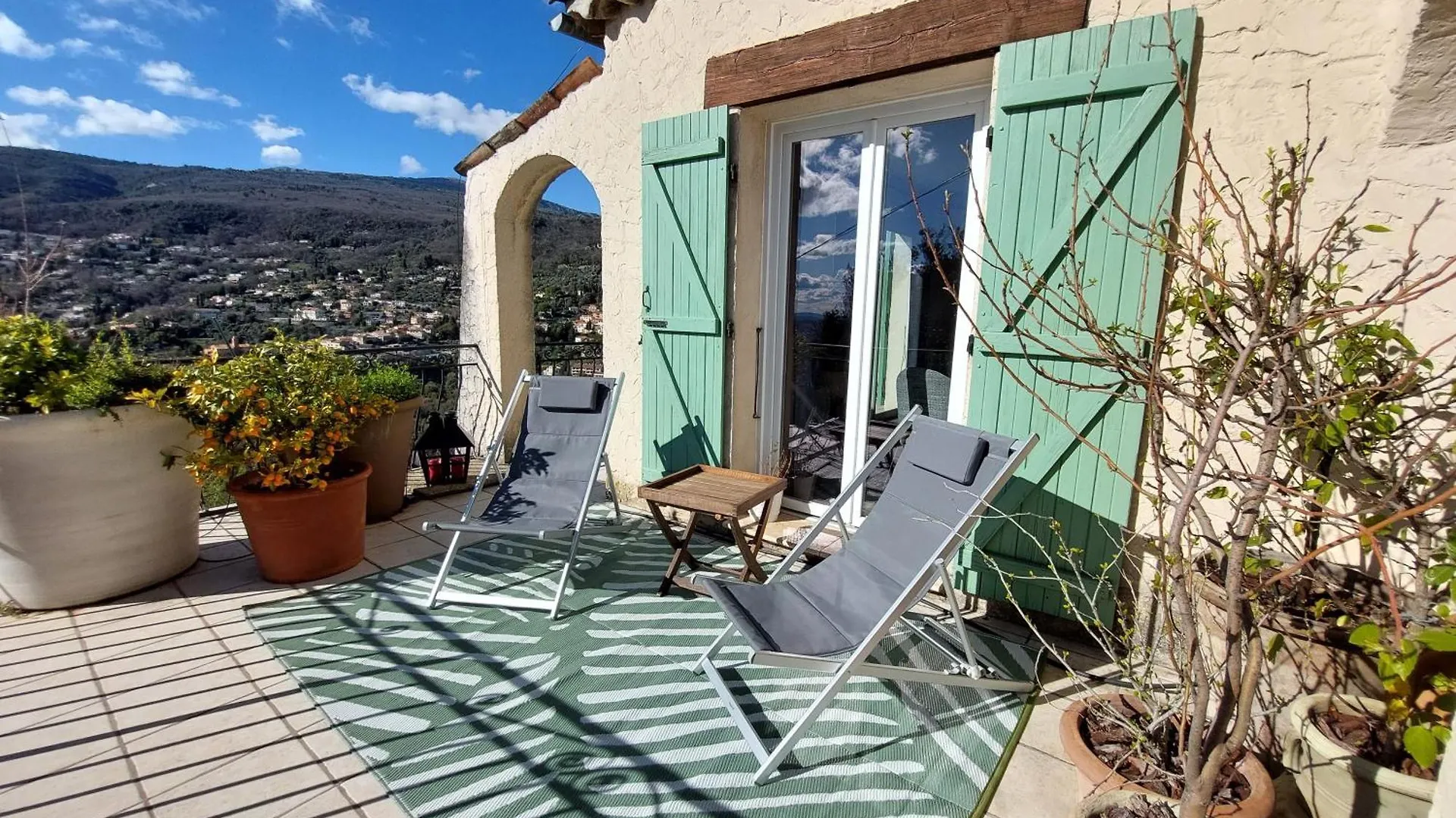 Holiday home Charmant Haut De Villa Chateauneuf-Grasse